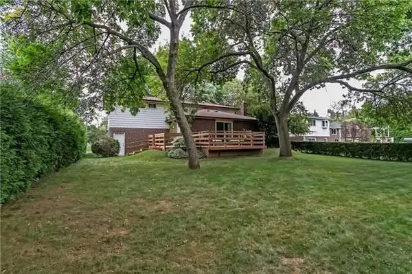 Oakville, ON L6L 1M2,2075 Salmon RD