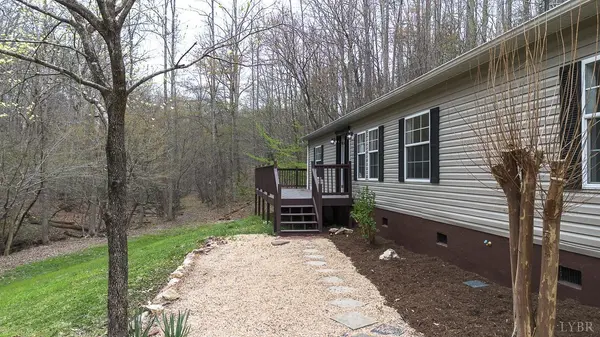 Vinton, VA 24179,108 Trapper LN