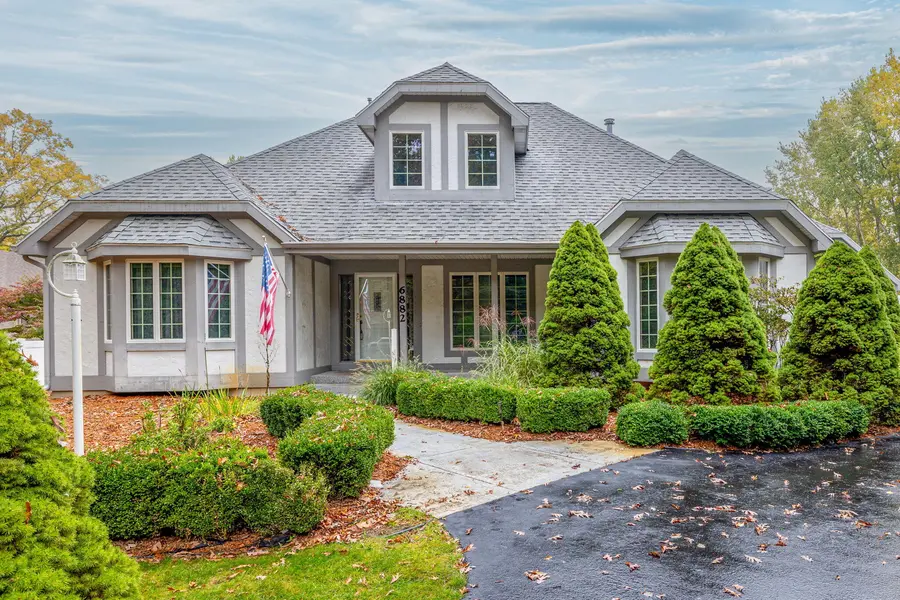 6882 Mayfair DR, Stanwood, MI 49346