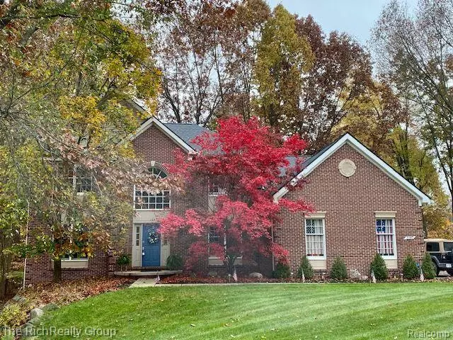 Highland, MI 48357,2207 PINE BLUFFS