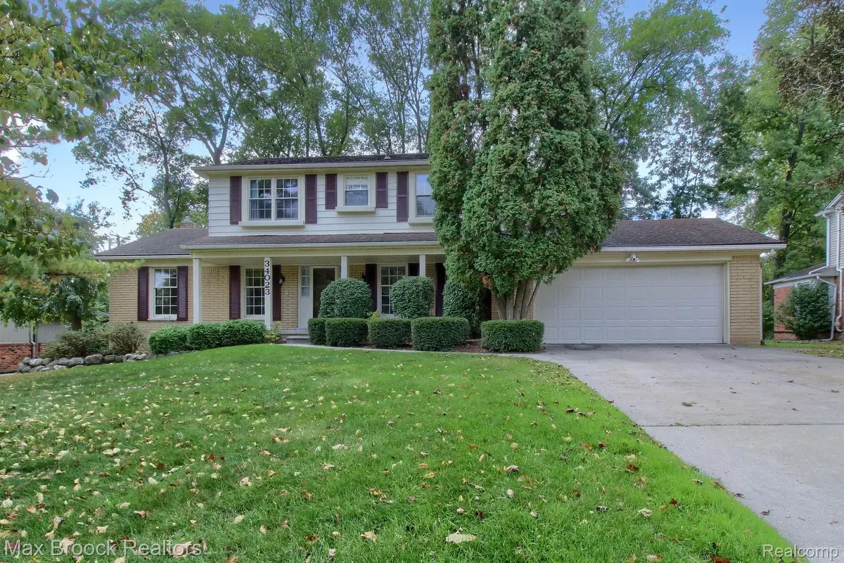 34023 GLOUSTER CIR, Farmington Hills, MI 48331