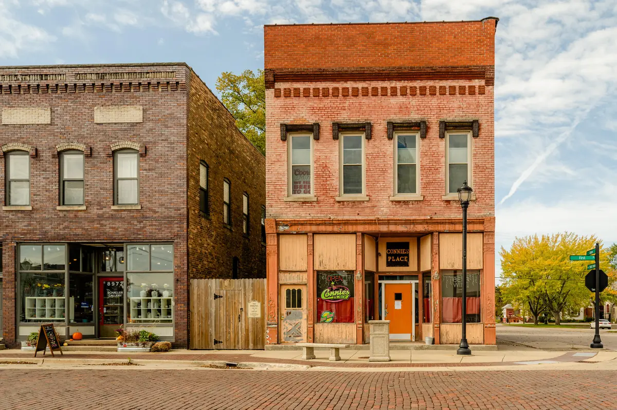 8968 First ST, Baroda Vllg, MI 49101