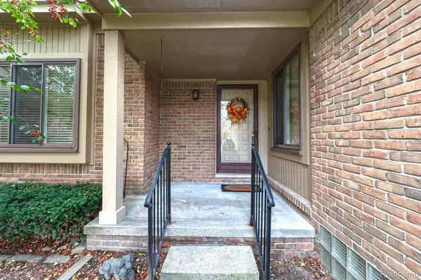 Rochester Hills, MI 48307,600 TENNYSON