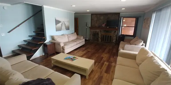 Traverse City, MI 49685,639 N South Long Lake