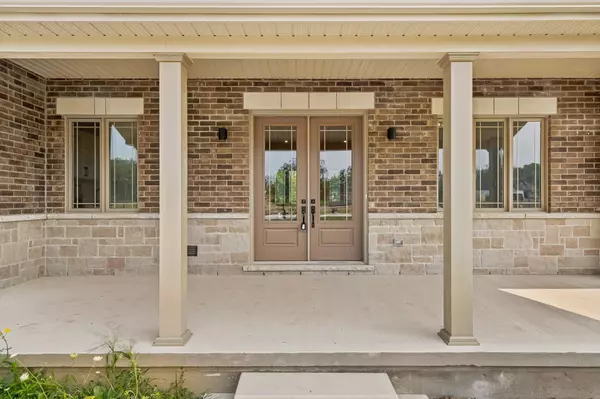 Cavan Monaghan, ON L0A 1C0,12 Cameron CT