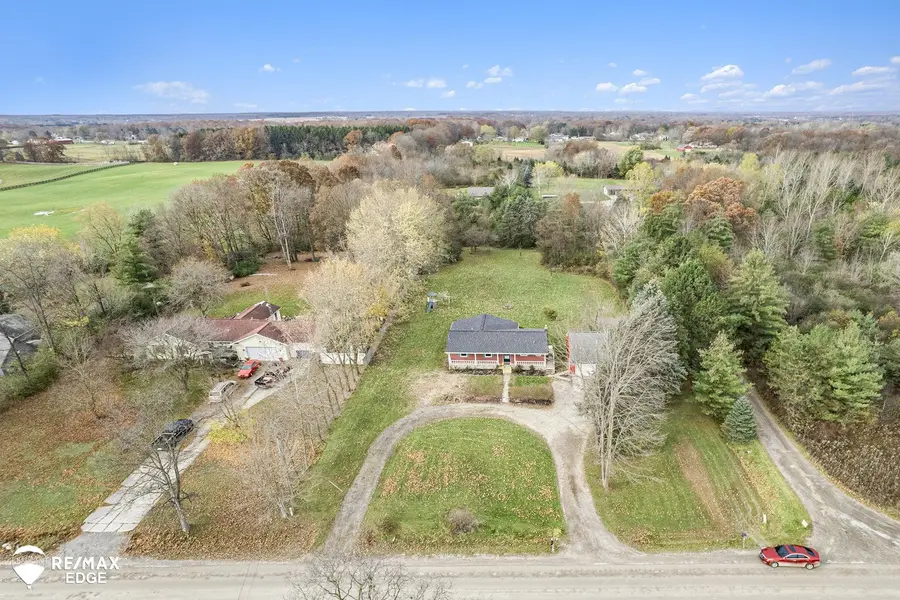 2244 S Oak, Davison, MI 48423