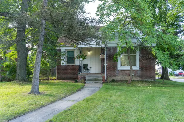 18331 WESTHAMPTON AVE, Southfield, MI 48075