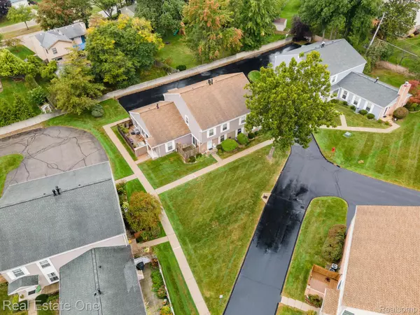 Novi, MI 48375,23675 STONEHENGE BLVD