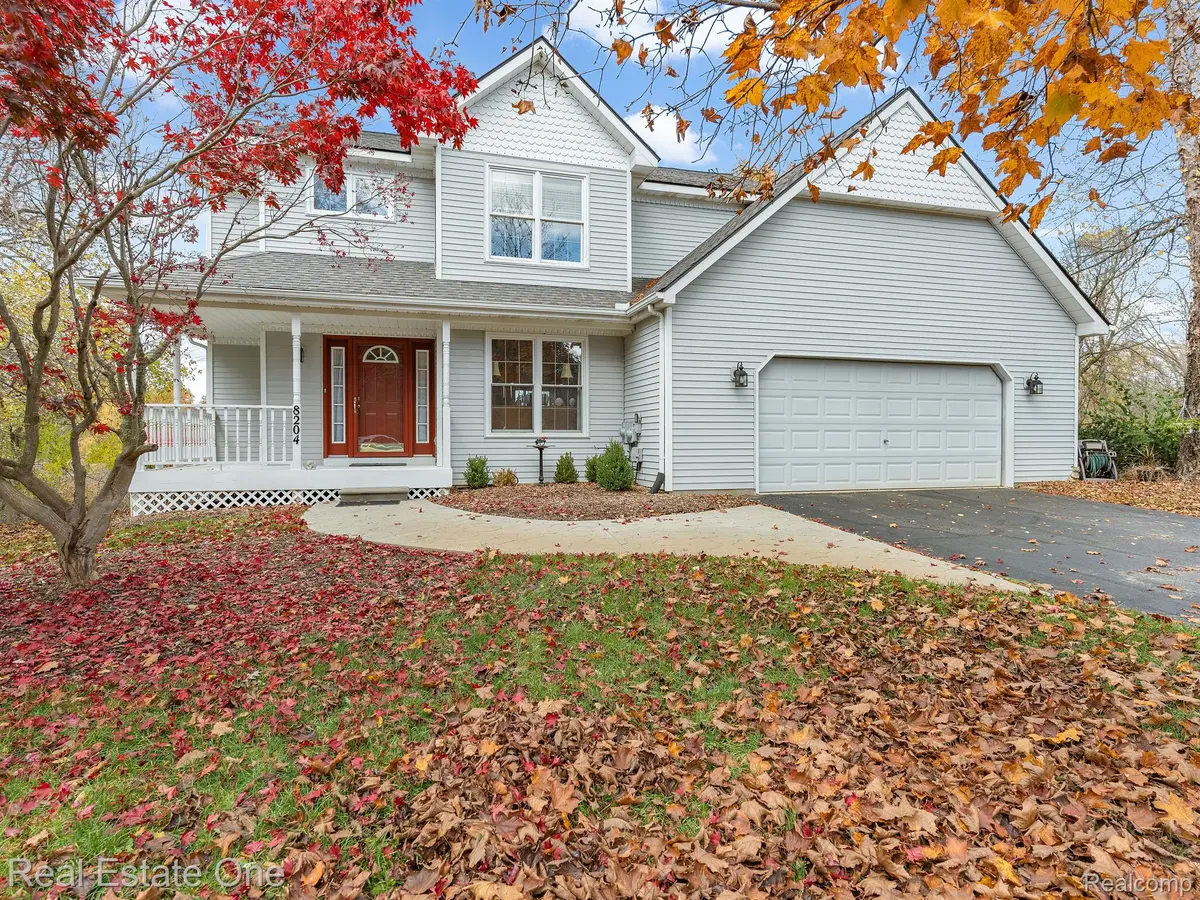 8204 HILLSIDE LAKES CT, Green Oak Twp, MI 48116