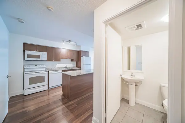 Toronto C10, ON M4S 3H8,2191 Yonge ST #901