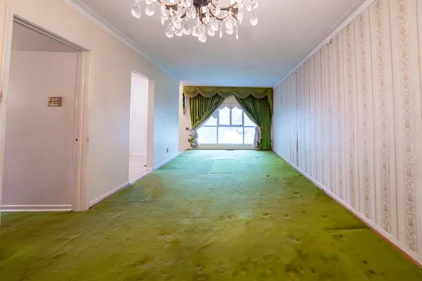 Toronto C13, ON M3A 2Y7,76 Pintail CRES