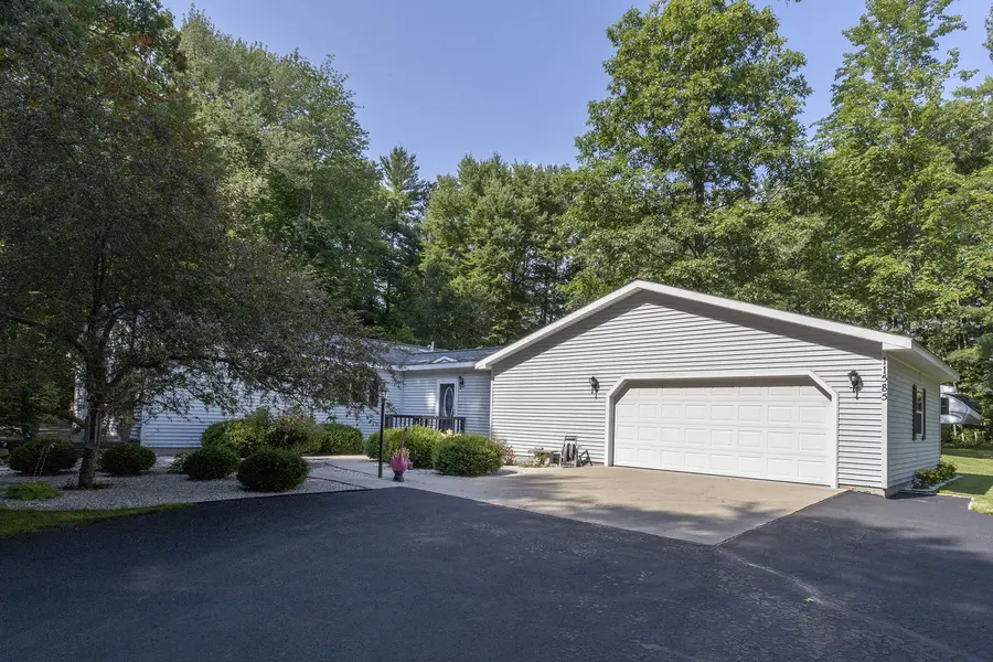 11585 190th AVE, Big Rapids, MI 49307