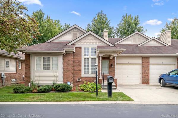 11 CANFIELD CIR #11,  Dearborn Heights,  MI 48127
