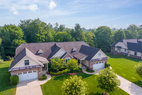 Stanwood, MI 49346,12136 Tullymore DR ##11