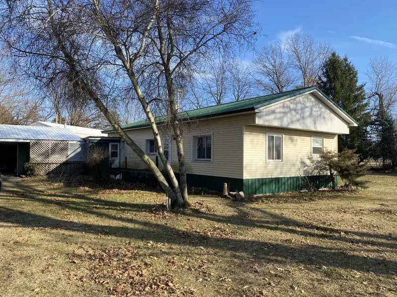 17038 Centreville-Constantine RD, Constantine, MI 49042