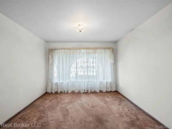 Troy, MI 48098,823 WESLEY DR