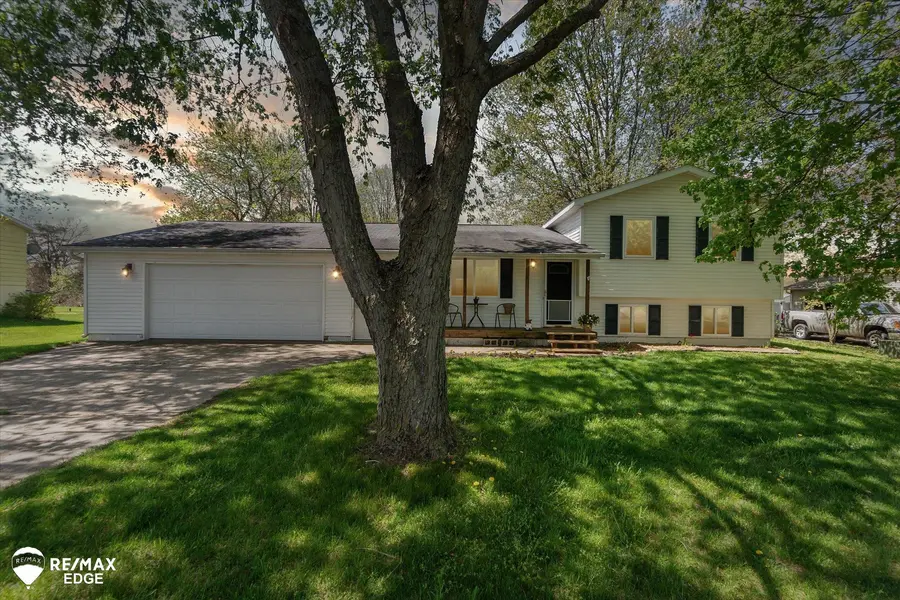 2537 Julie, Columbiaville, MI 48421