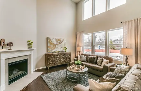 Shelby, MI 48315,55591 Beacon Shore DR