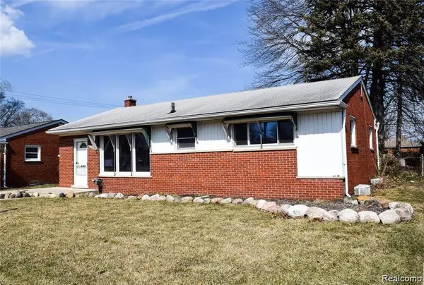 Livonia, MI 48150,35296 LEON ST