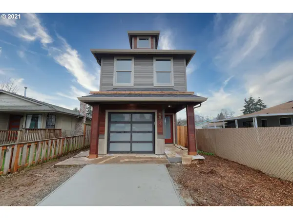 8014 SE MADISON ST, Portland, OR 97215