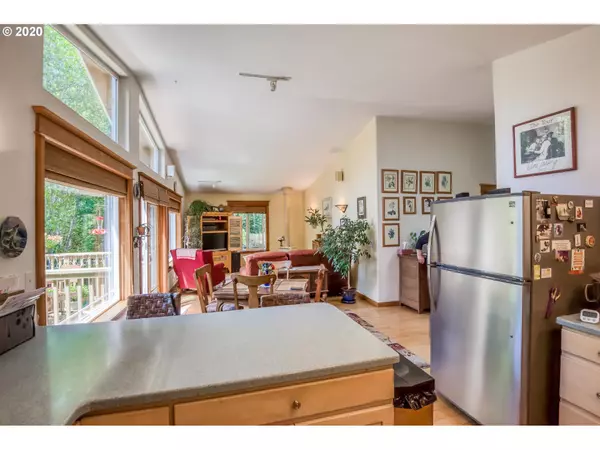 Yachats, OR 97498,405 NE EVERGREEN LN