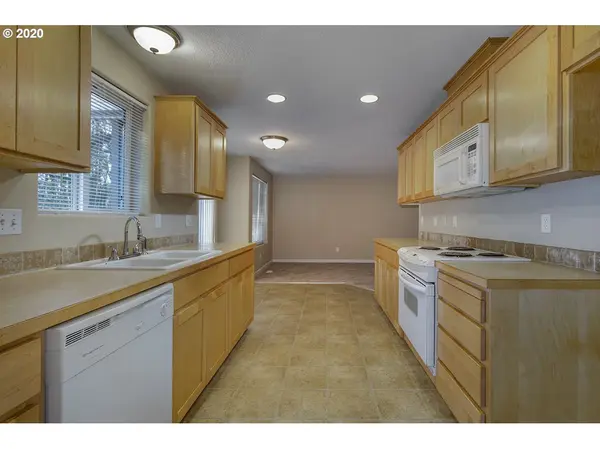 St Helens, OR 97051,35365 OAKWOOD DR