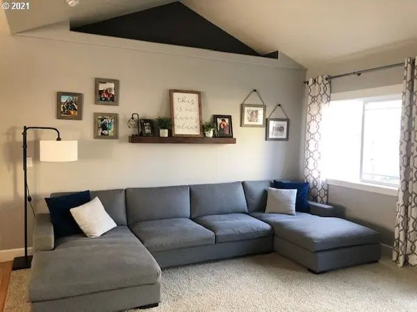 Springfield, OR 97478,6684 SIMEON DR