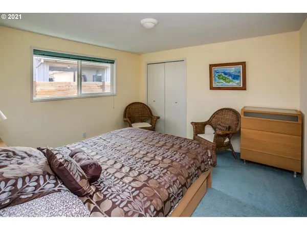 1821 S Edgewood ST, Seaside, OR 97138