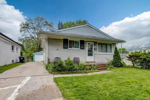 Redford, MI 48240,19979 Fox