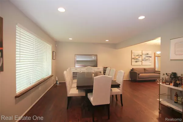 Farmington Hills, MI 48334,32771 OLDE FRANKLIN DR