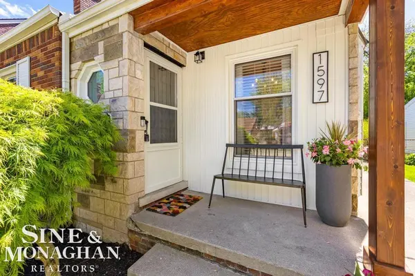 Grosse Pointe Woods, MI 48236,1597 Hollywood