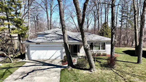 19530 Butternut LN, Southfield, MI 48076