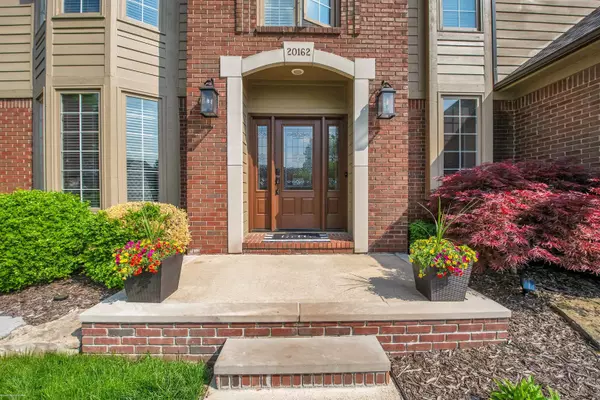 Macomb, MI 48044,20162 Windham DR