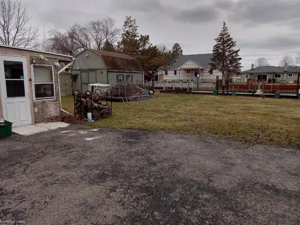 Harrison Twp, MI 48045,41215 Belvidere