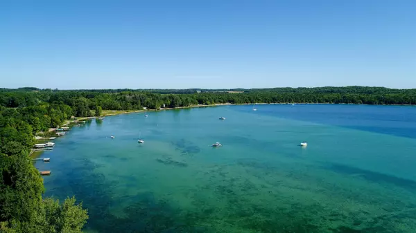 Traverse City, MI 49686,Grand ST