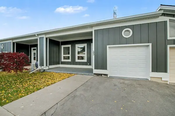 Hamilton, ON L9B 2M1,33 Sister Kern TER