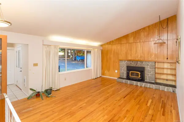 Central Saanich, BC V8M 1S9,7086 Maber Rd