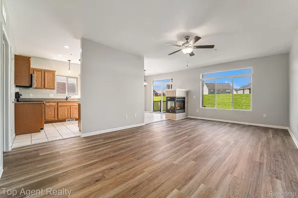 Warren, MI 48092,29347 Woodpark CIR