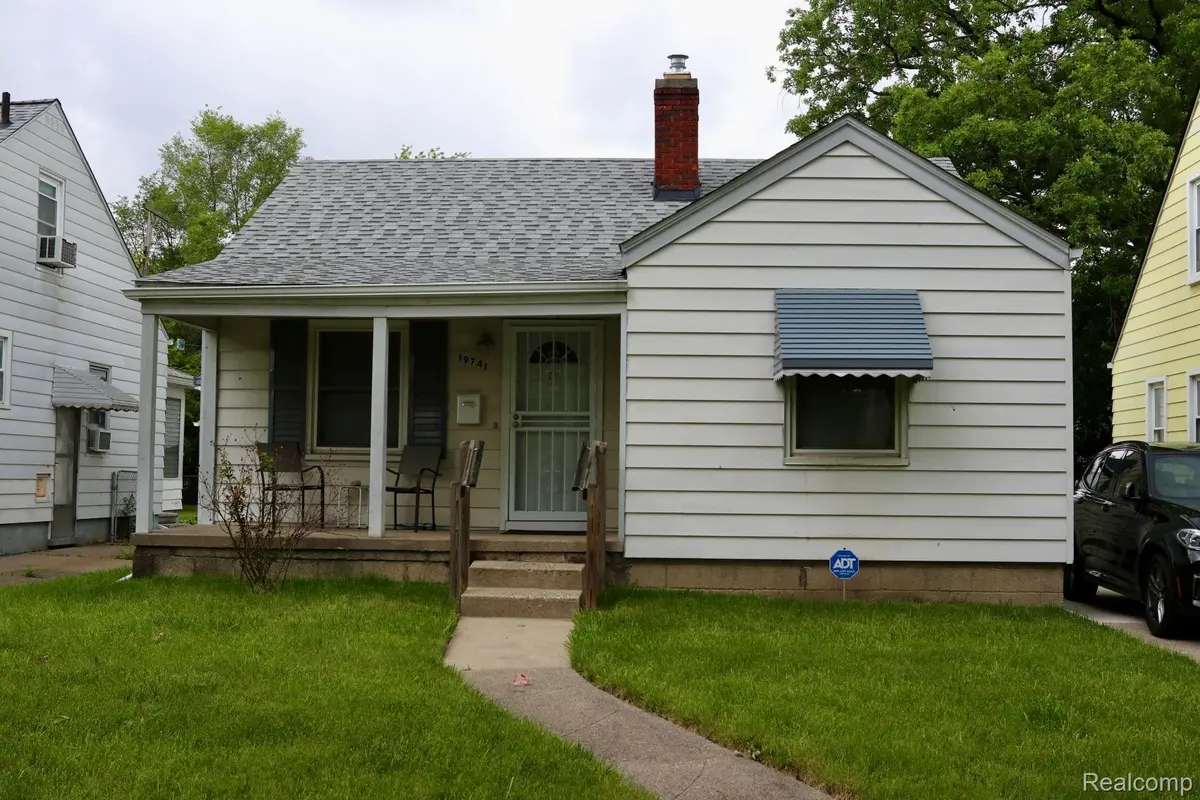 Harper Woods, MI 48225,19741 WASHTENAW ST