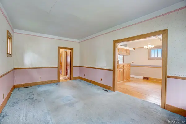 Royal Oak, MI 48067,909 HILLDALE DR