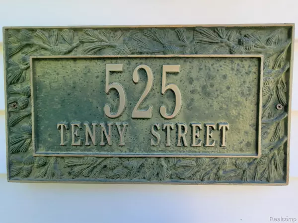 Holly, MI 48442,525 TENNY ST