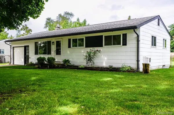 46269 HULING ST, Shelby Twp, MI 48317