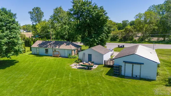 6433 N STATE RD, Davison, MI 48423