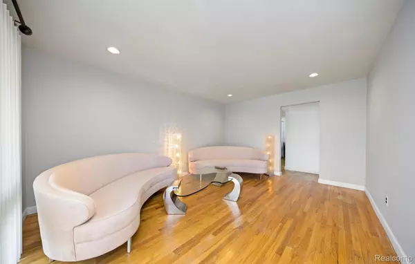 Southfield, MI 48076,20270 WINCHESTER ST