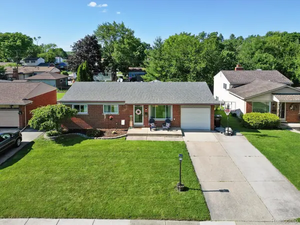 Sterling Heights, MI 48313,11739 FALCON DR