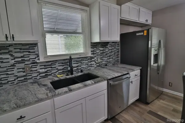 Harper Woods, MI 48225,19741 WASHTENAW ST