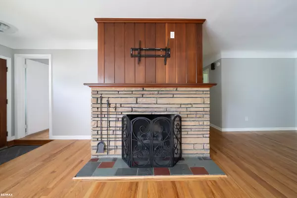 Clinton Township, MI 48036,38511 Harper AVE