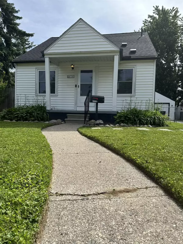 29796 Park ST, Roseville, MI 48066