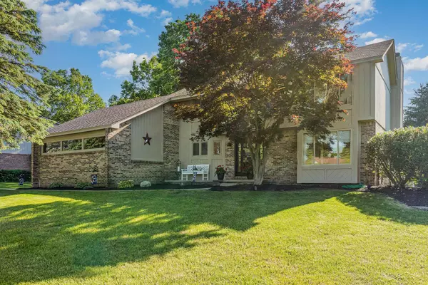 South Lyon, MI 48178,11178 Clovis Pointe Drive DR