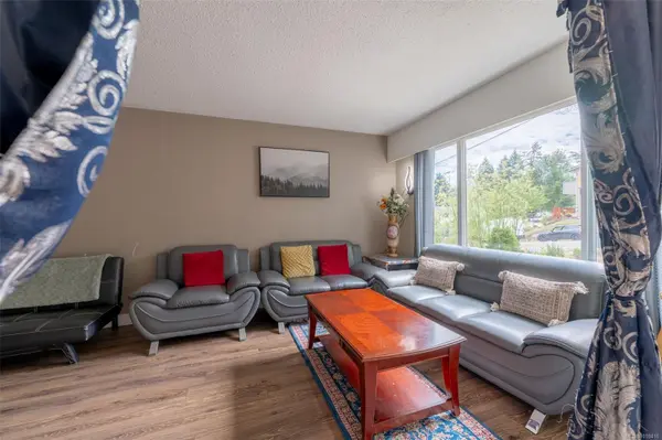 Nanaimo, BC V9R 5S7,644 Nova St